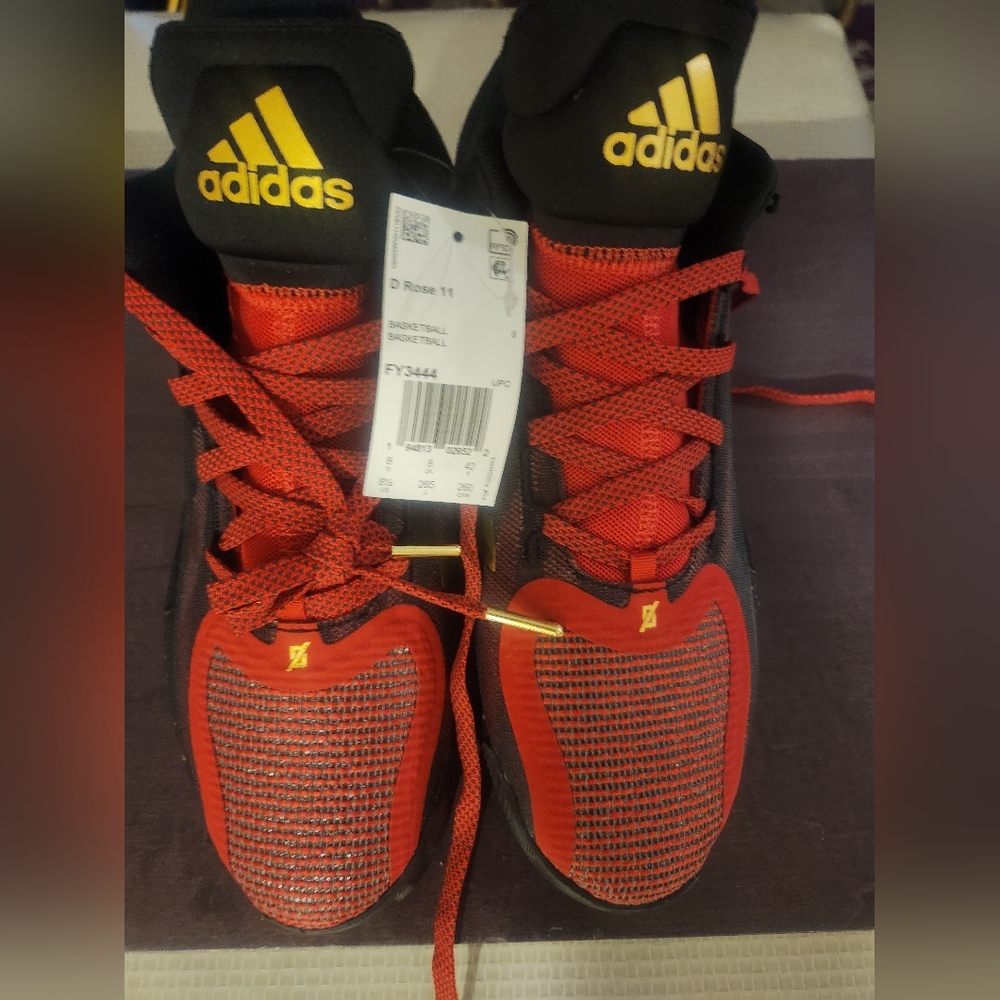 Derek Rose 11 size 8.5